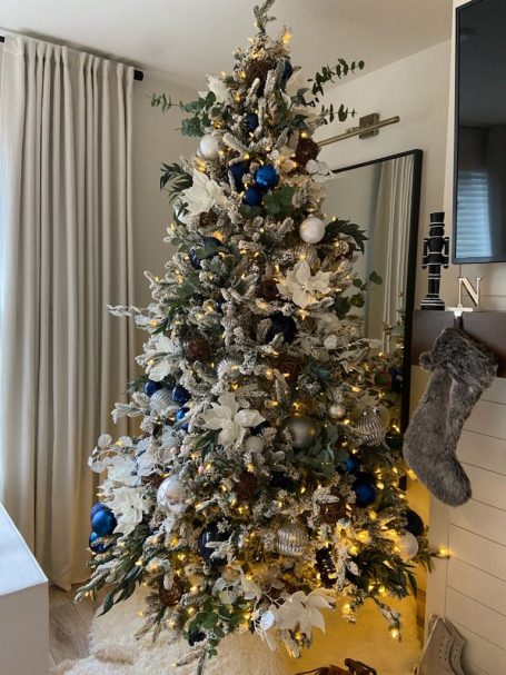 Flocked trees add that special snowy winter feeling adding softness to each branch!